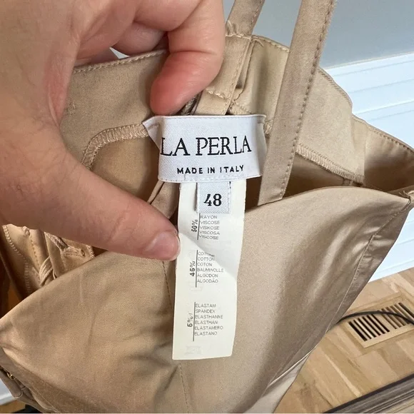 La Perla Corset with Gold Hardware and Lace Back - Picture 5 of 14